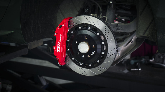 Elektronische het Parkerenrem van Audi Big Brake Kit Integrated voor Achterwiel 4 Zuigerbeugel voor A4L